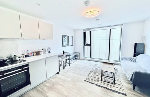 Convention Quarter Apartment | Central Stay at Broad Street