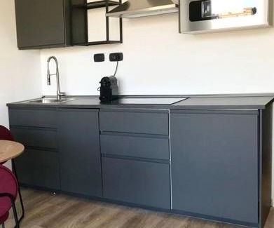 San Vincenzo Apartment | Central studio loft w great view