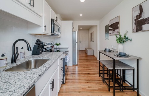 Civil Rights Historic District Condo | Central Suites Trio- King Beds/Ample Parking/WiFi