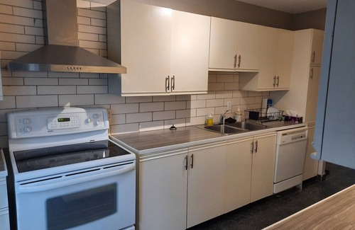 Hull Condo | Central to all museums and parliament in Ottawa and Gatineau park, no car needed