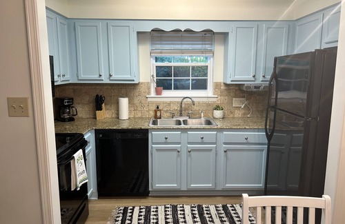 Flowood House | Central Townhome at Reservoir-Ideal for Couples or Business Travel, Pet Friendly