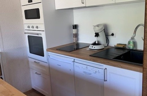 Les Claux Apartment | Central Vars Apt: Sleeps 6, Near Slopes, Spacious Balcony