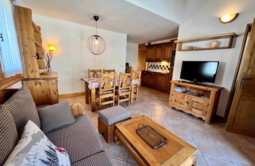 Samoens Apartment | Central Village Apartment with Balcony and Near Ski Bus