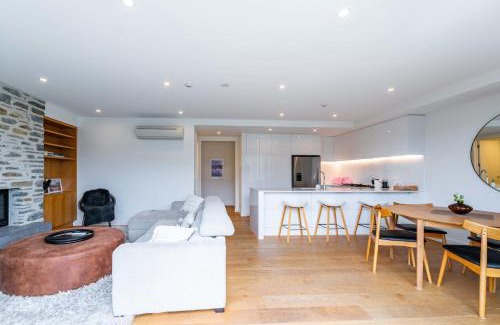 Wanaka Apartment | Central Wanaka Lakeside Condo