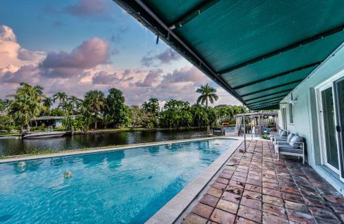 Wilton Manors Villa | Central Waterfront Villa Salt Wtr Pool Near Beach