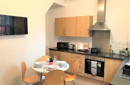 Wigan Apartment | Central Wigan welcoming Townhouse sleeps up to 6