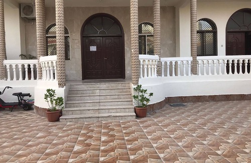 Abu Dhabi City Center Villa | Centrally located, 10 minutes walk from the central bus terminal, mall and shops