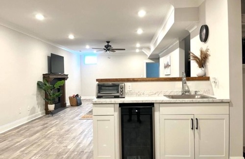 Durham House | Centrally Located 2 Bed, 1 Bath Travel Inspired Sanctuary, 5 Minutes to Downtown