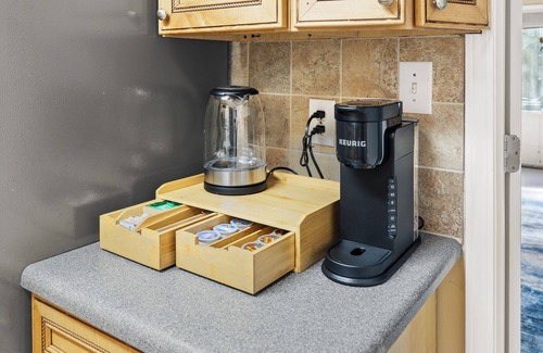 Chapel Hill House | Centrally Located 4BR Midterm Rental in Chapel Hill