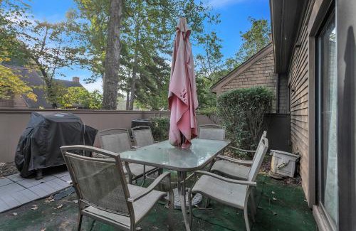 Lithonia Apartment | Centrally Located 4BR Stonecrest Condo condo