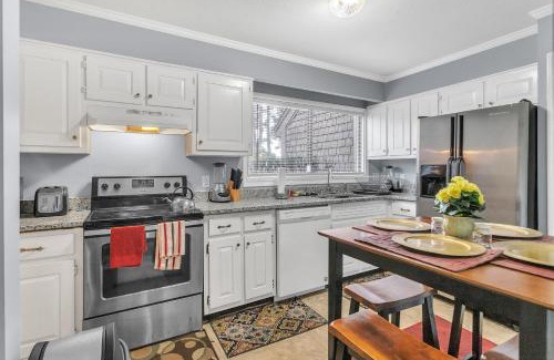 Lithonia Apartment | Centrally Located 4BR Stonecrest Condo condo
