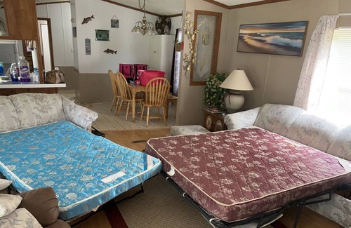 Eufaula House | Centrally located 5 min to Lake Eufaula marina and great driveway for boats