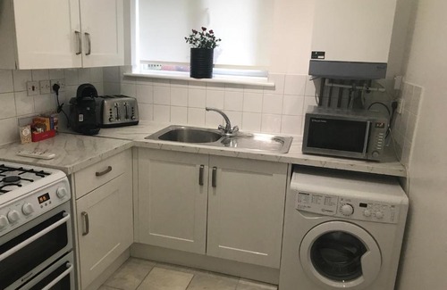 Shaftesbury Apartment | Centrally located boutique garden flat