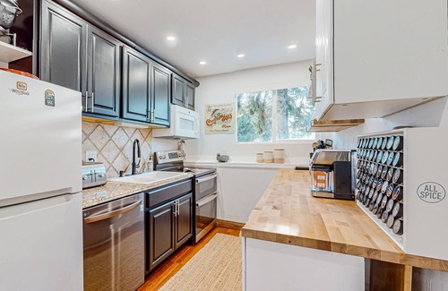 Avon Apartment | Centrally located condo with office, fireplace, W/D, & ski closet