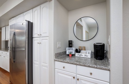 Raskin Estates House | Centrally located estate in Scottsdale with a heated pool, game room, and more!