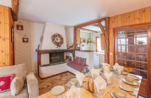 Montgenevre House | Centrally located 4 bedroom townhouse for up to 12 people