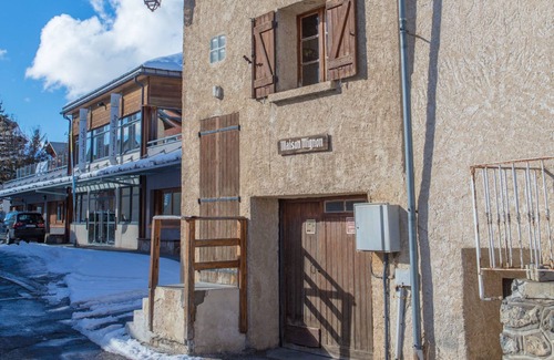 Montgenevre House | Centrally located 4 bedroom townhouse for up to 12 people