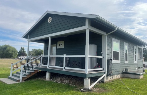 Evergreen Cottage | Centrally located. Private. 1-bedroom cottage. Full bath. close to everything.