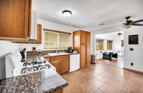 Paradise House | Centrally located Spacious Vacation Hom 13 m strip