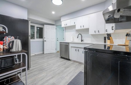 Highland Park House | Centre Street-cozy 1bedroomSuite