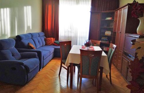 Srodmiescie Apartment | Centrum, 700m do plaży - 2 sypialnie, salon, balkon, bezpłatny parking,