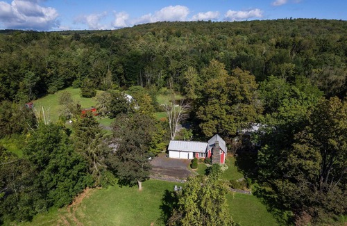 Accord House | Century-old converted barn suite with amazing countryside views