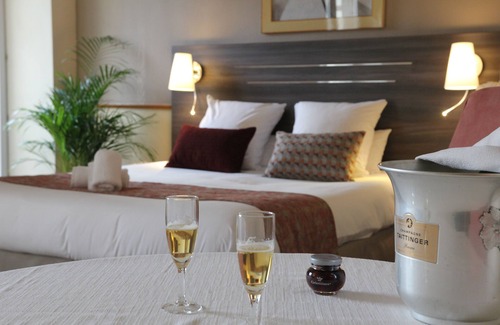 Luxeuil-les-Bains Hotel | Cerise Luxeuil Les Sources