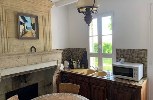 Saint-Magne-de-Castillon House | Château Roseyrol near Saint-Emilion