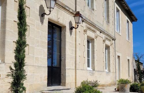 Queyrac Villa | Château Bernon Gite 15 Personnes - piscine et SPA