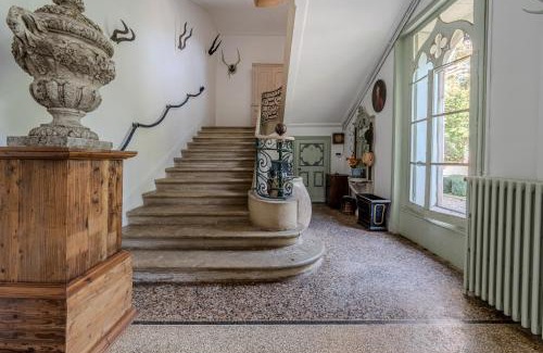 Junas Villa | Château de Cristin du XVIII, authentique et familial - ROSSIconciergerie