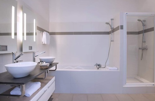 Ennery Hotel | Château de l'Hermitage