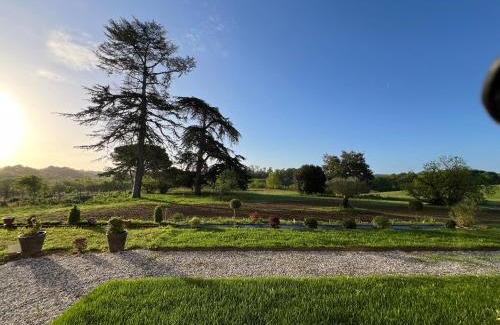 Loubedat Bed & Breakfast | Château de Mauhic - 15th century