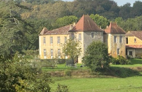 Loubedat Bed & Breakfast | Château de Mauhic - 15th century
