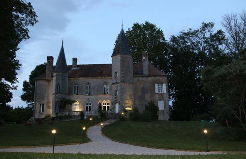 Saint-Forgeot Bed & Breakfast | Château de Millery