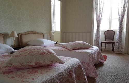 Bazoges-en-Pareds Bed & Breakfast | Château des Noces