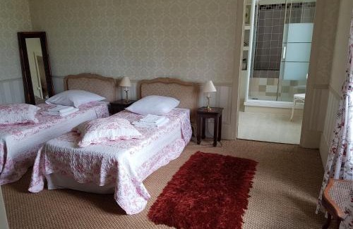 Bazoges-en-Pareds Bed & Breakfast | Château des Noces