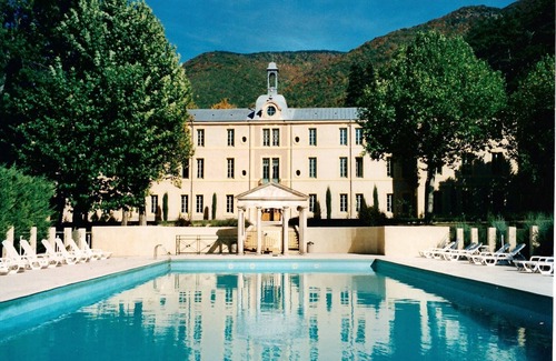 Montbrun-les-Bains Apartment | Château Luxury Stay Montbrun