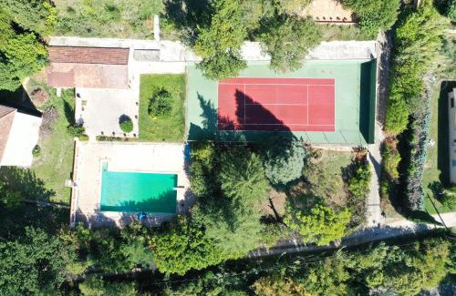 Loriol-du-Comtat Bed & Breakfast | Château Sainte BARBE