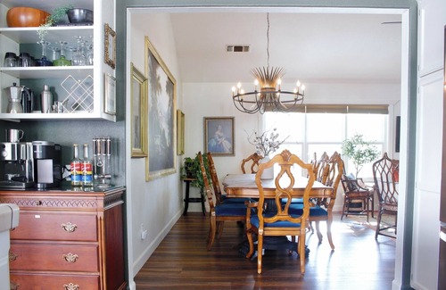 Atascadero House | Château Vigne: Hot Tub, plunge pool, Outdoor movies, game room, EV!