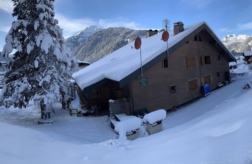 Chatel Ski Chalet | Châtel 370 m² 21 pers sauna + baby -football billiards
