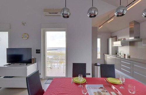 Port District Apartment | Châtelaillon-Plage: 4-room apartment, 6 people, terrace, WIFI