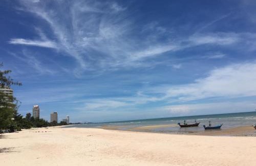 Cha-am Apartment | Cha-Am Beach Club