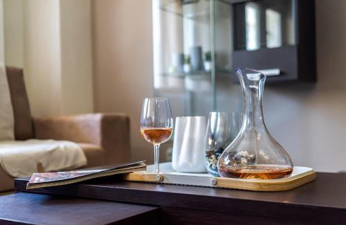Athens City Centre Apartment | ChabbyNChill - Cozy 1BR with Spacious Balcony