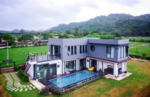 Khanong Phra Villa | Chacha Tyme Pool Villa Khaoyai