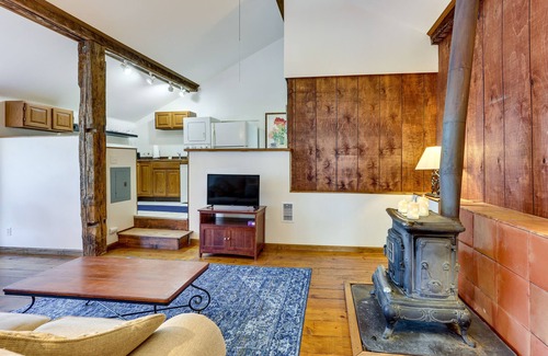 Wayland House | Chagrin Falls Home ~ 2 Mi to Town!