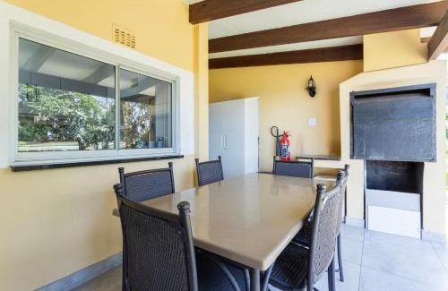 Shaka's Rock Ski Chalet | Chakas Rock Chalets 15