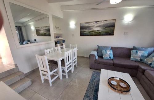 Shaka's Rock Apartment | Chakas Rock Chalets no 47 with Sea View