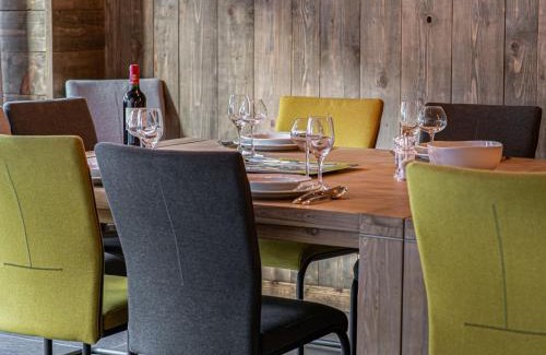 Le Praz Ski Chalet | Chalet élégant à Courchevel Le Praz avec spa, cheminée et services inclus - FR-1-568-35