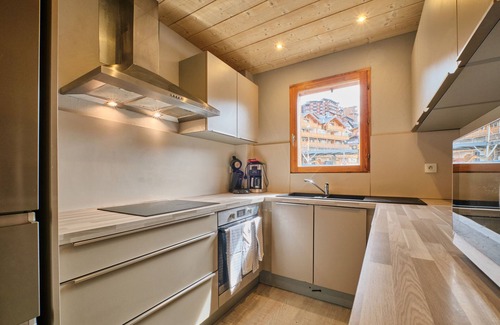 Viel-Alpe Ski Chalet | Chalet '1 Sur La Route Du Tour' with Balcony and Wi-Fi