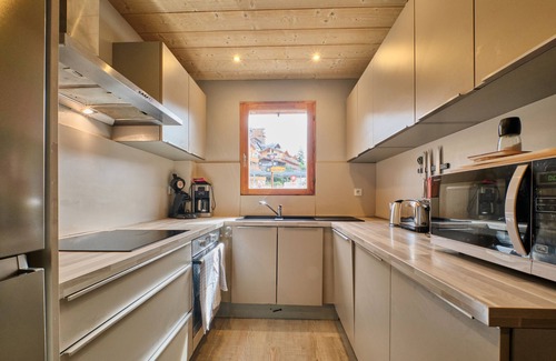 Viel-Alpe Ski Chalet | Chalet '1 Sur La Route Du Tour' with Balcony and Wi-Fi